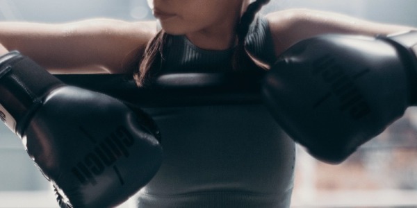 Diferencias entre guantes de boxeo y guantillas de MMA 